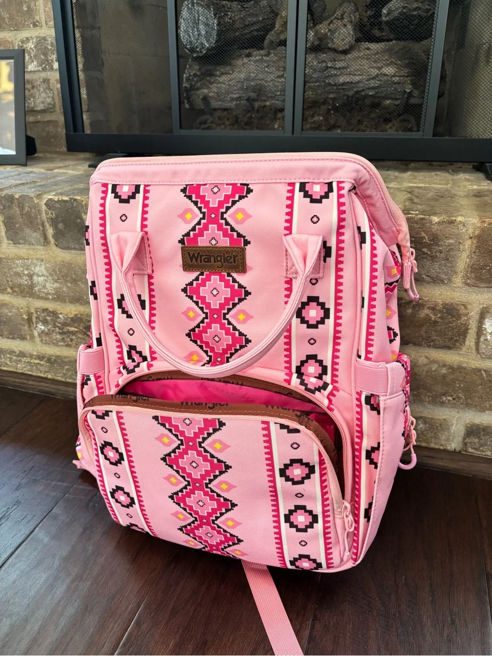 Wrangler bright pink